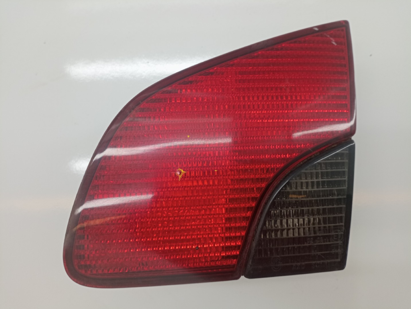 Farolim da Mala Direito PEUGEOT 406 Break (8E/F) | 96 - 04 Imagem-1