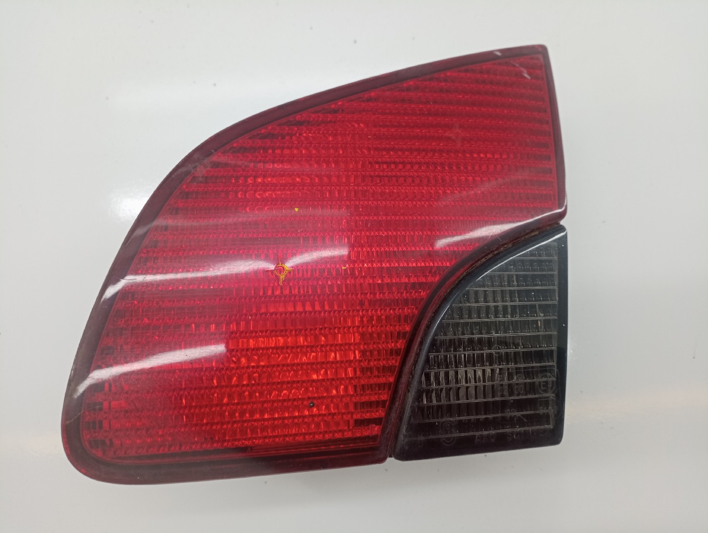 Farolim da Mala Direito PEUGEOT 406 Break (8E/F) | 96 - 04 Imagem-6