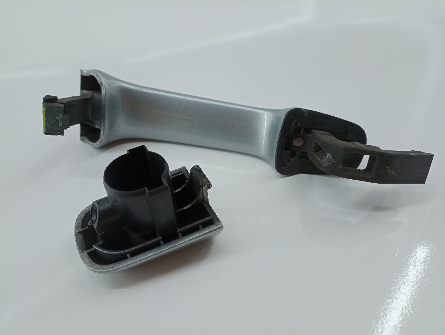 Puxador Exterior Porta Tras Esquerdo VOLVO XC60 (156) | 08 -  Imagem-1