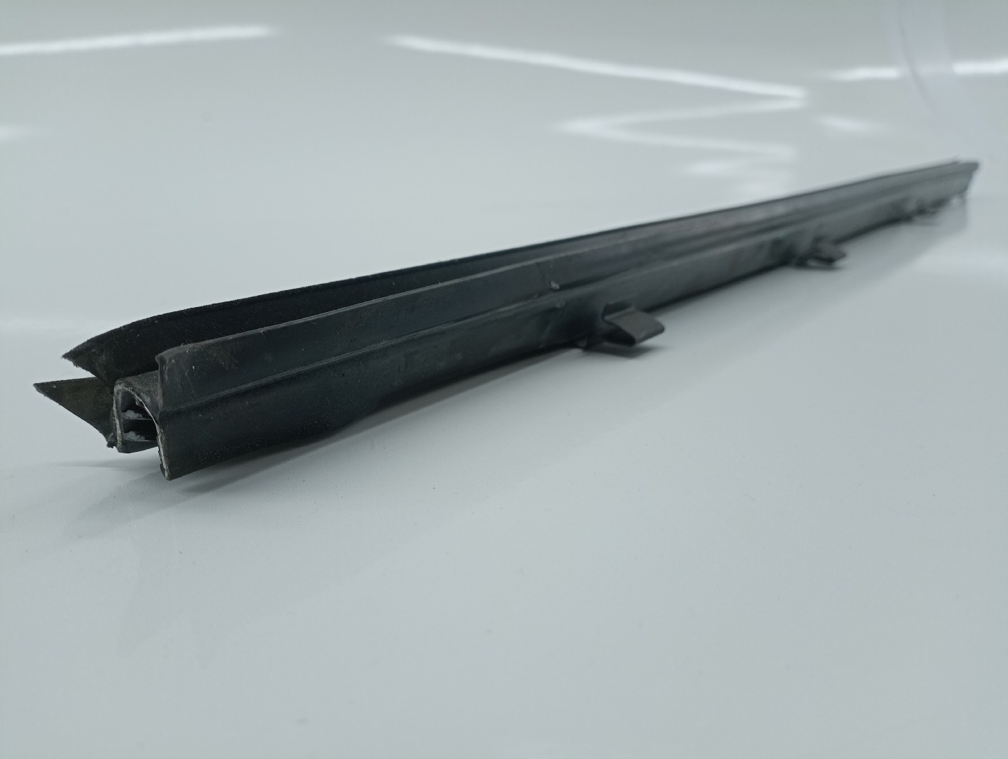 Raspador de vidro VOLVO XC60 (156) | 08 -  Imagem-1