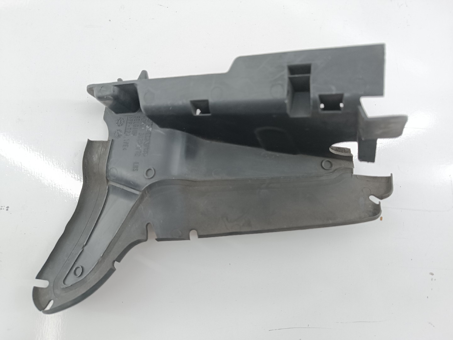 Guia de para-choques VOLVO XC60 (156) | 08 - 