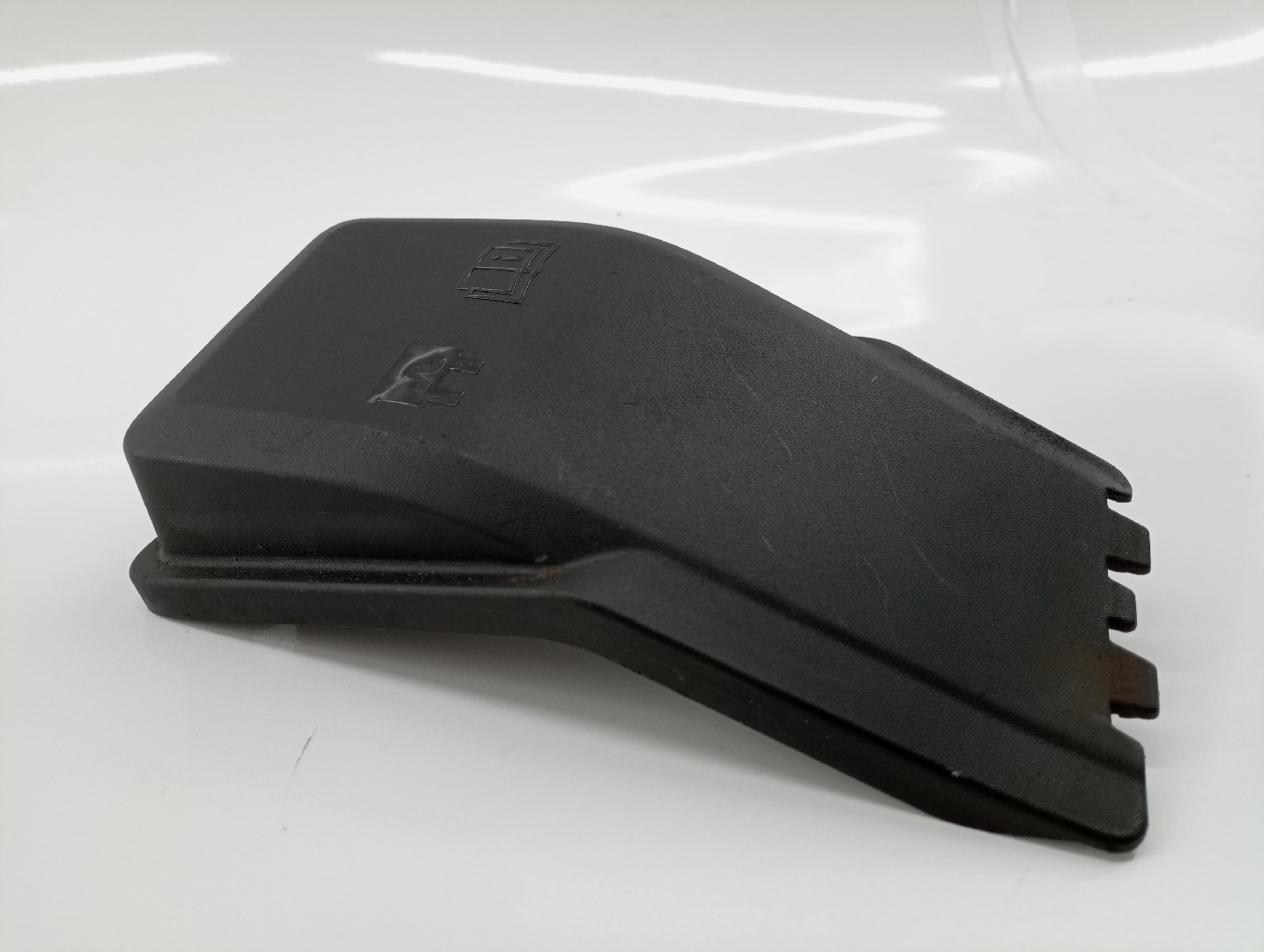 Tampa de caixa de fusiveis VOLVO XC60 (156) | 08 - 