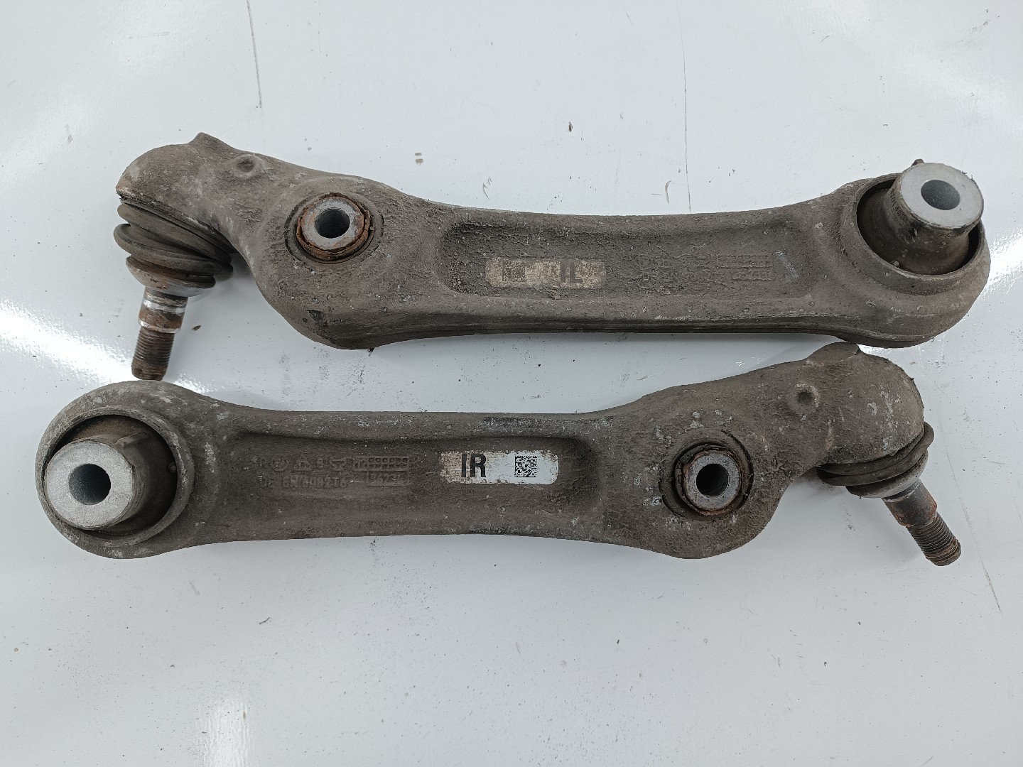 Braços de suspensão inferiores Esq./ Drt. BMW 5 (F10) | 09 - 16