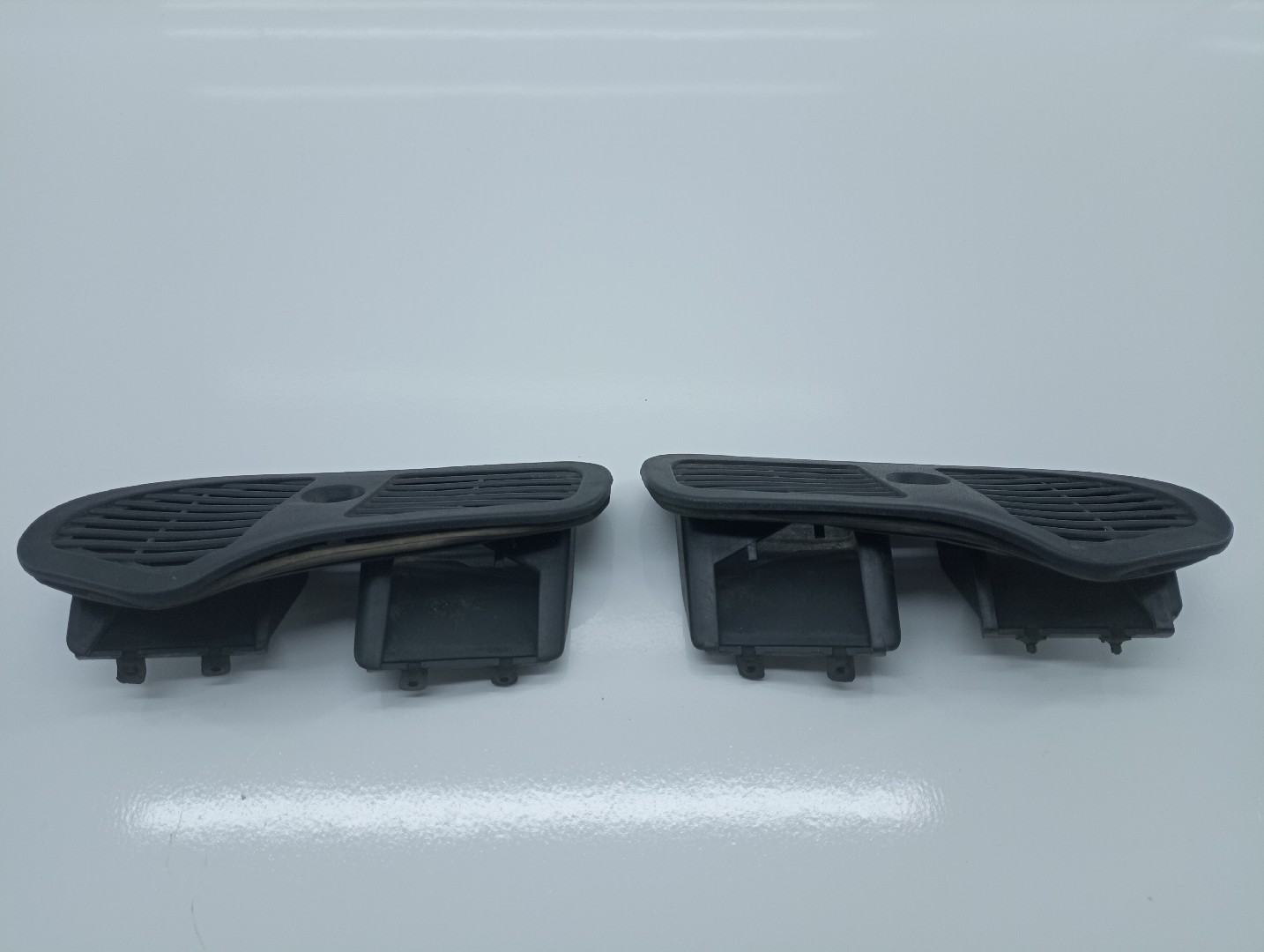 Difusor de ar RENAULT CLIO I (B/C57_, 5/357_) | 90 - 98 Imagem-1