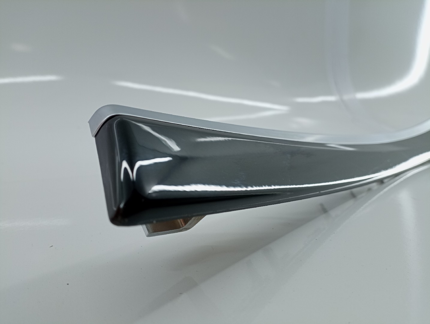 Friso da porta da frente BMW 5 (F10) | 09 - 16 Imagem-1