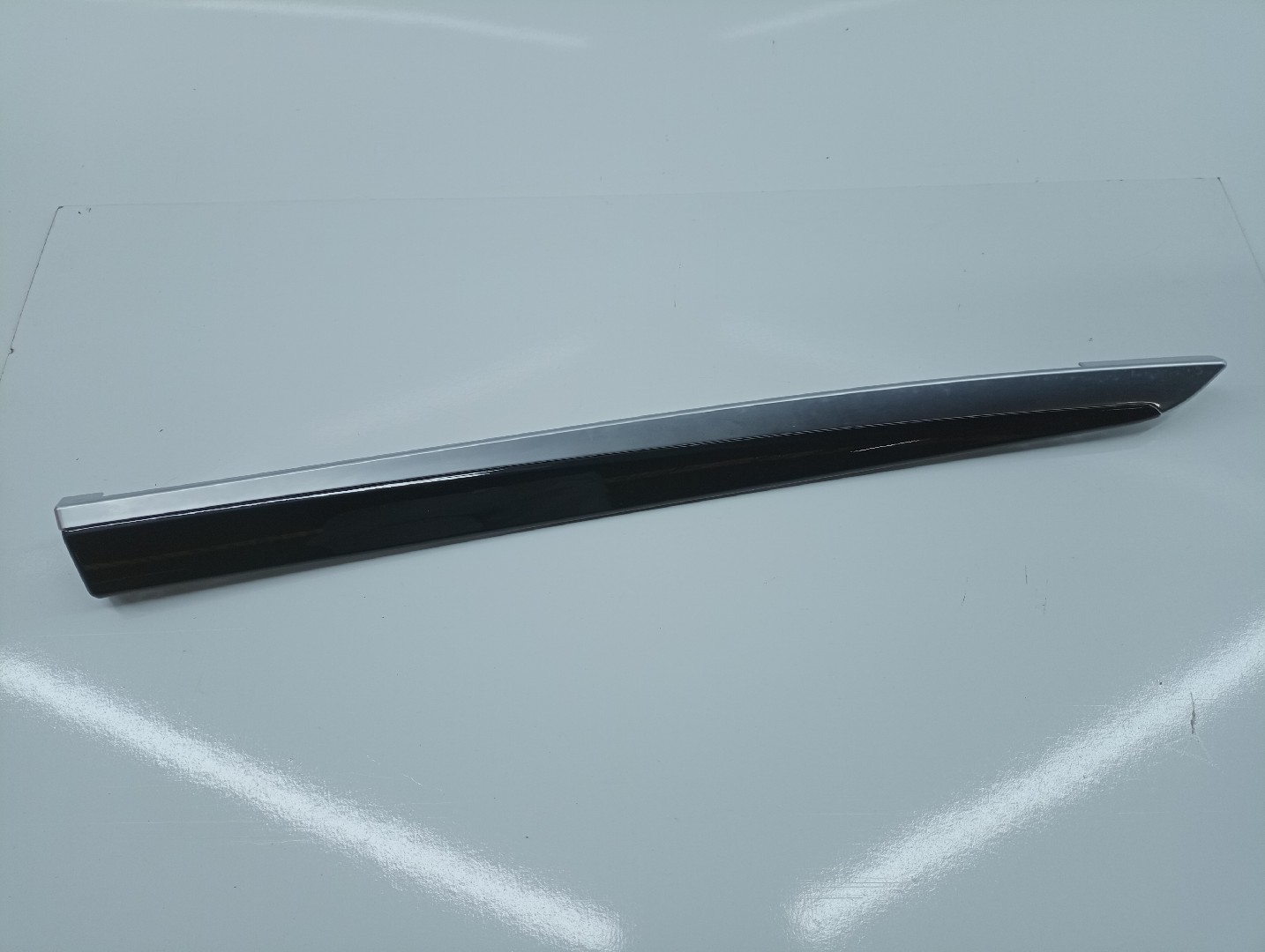 Friso da porta da frente BMW 5 (F10) | 09 - 16 Imagem-2