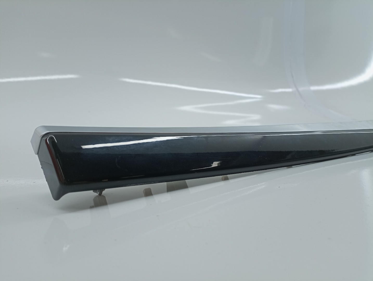 Friso da porta da frente BMW 5 (F10) | 09 - 16 Imagem-1