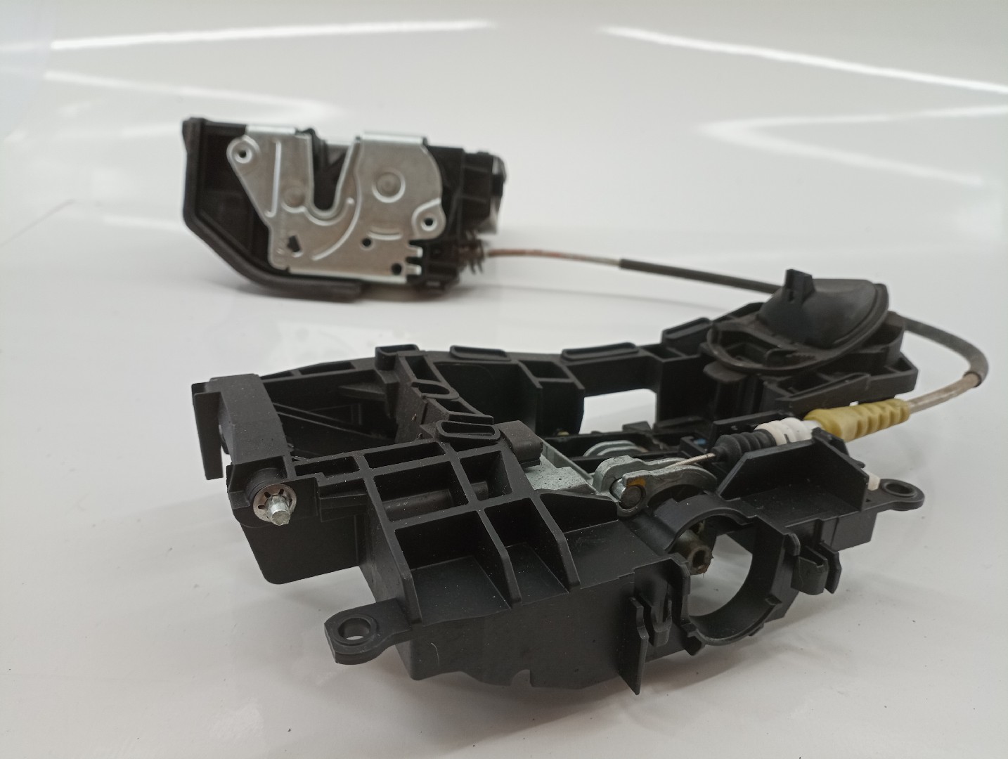 Mecanismo completo de fecho de porta da frente BMW 5 (F10) | 09 - 16 Imagem-1