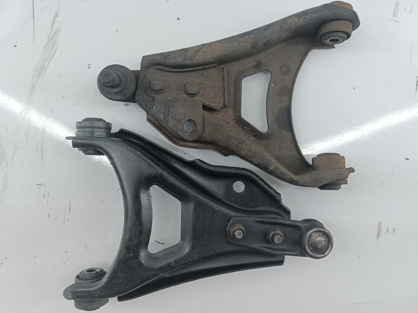 braço de suspensão inferior RENAULT CLIO I (B/C57_, 5/357_) | 90 - 98