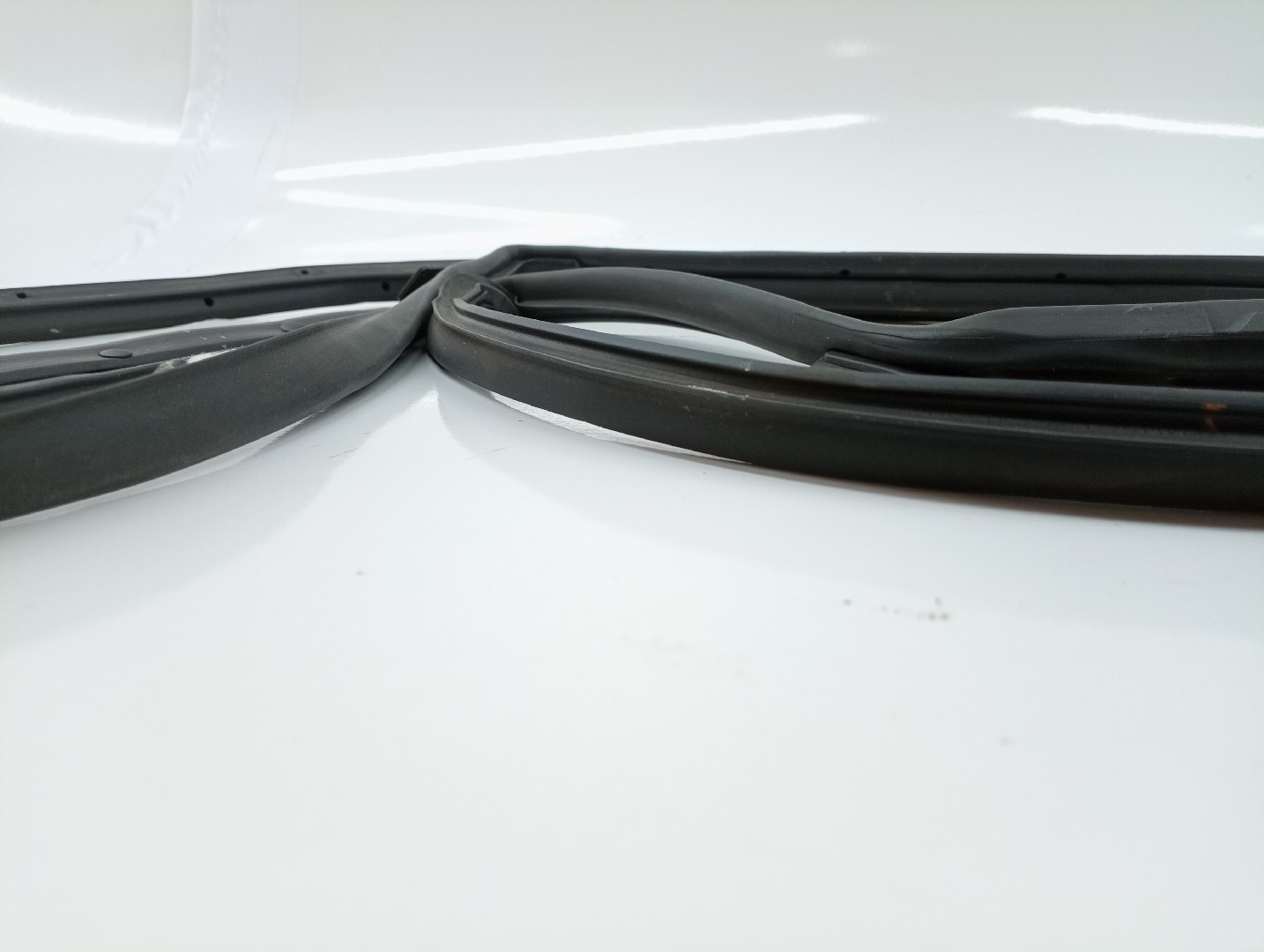 Borracha Da Porta Traseira Direita MAZDA 6 Hatchback (GH) | 07 - 13 Imagem-1