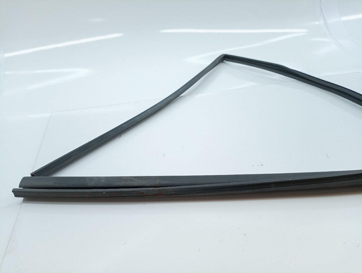 Borracha Da Porta Traseira Direita MAZDA 6 Hatchback (GH) | 07 - 13 Imagem-1