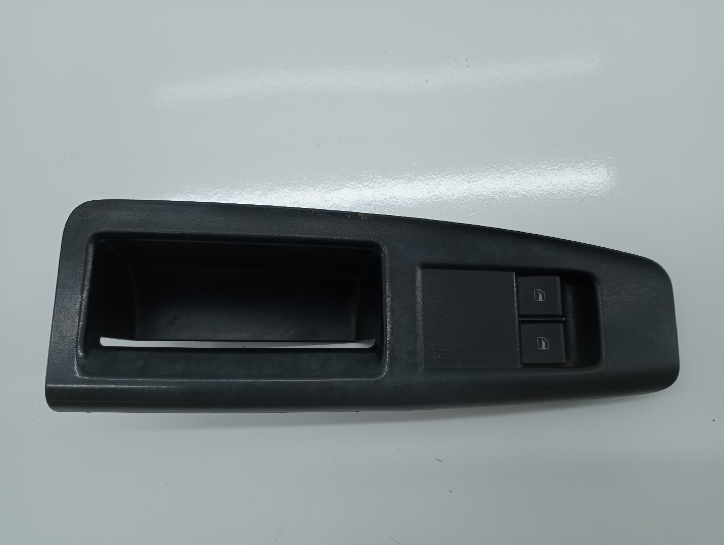 Comutador de vidro frente esquerdo VOLKSWAGEN POLO (9N_) | 01 - 14