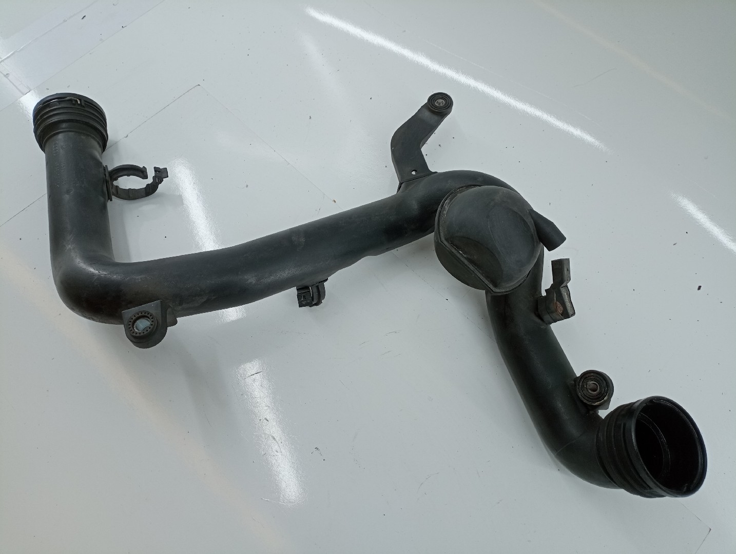 Tubagem do Intercooler VOLKSWAGEN PASSAT Variant (3A5, 35I) | 88 - 97 Imagem-2