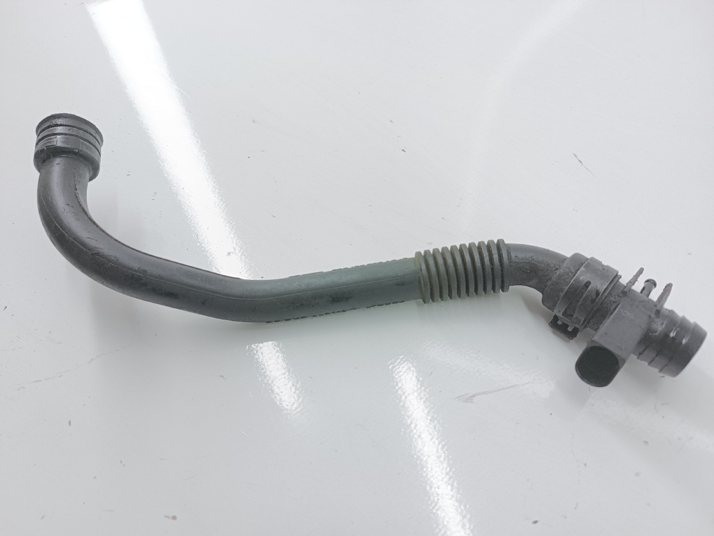 Tubo flexível de respiro VOLKSWAGEN POLO (9N_) | 01 - 14 Imagem-3