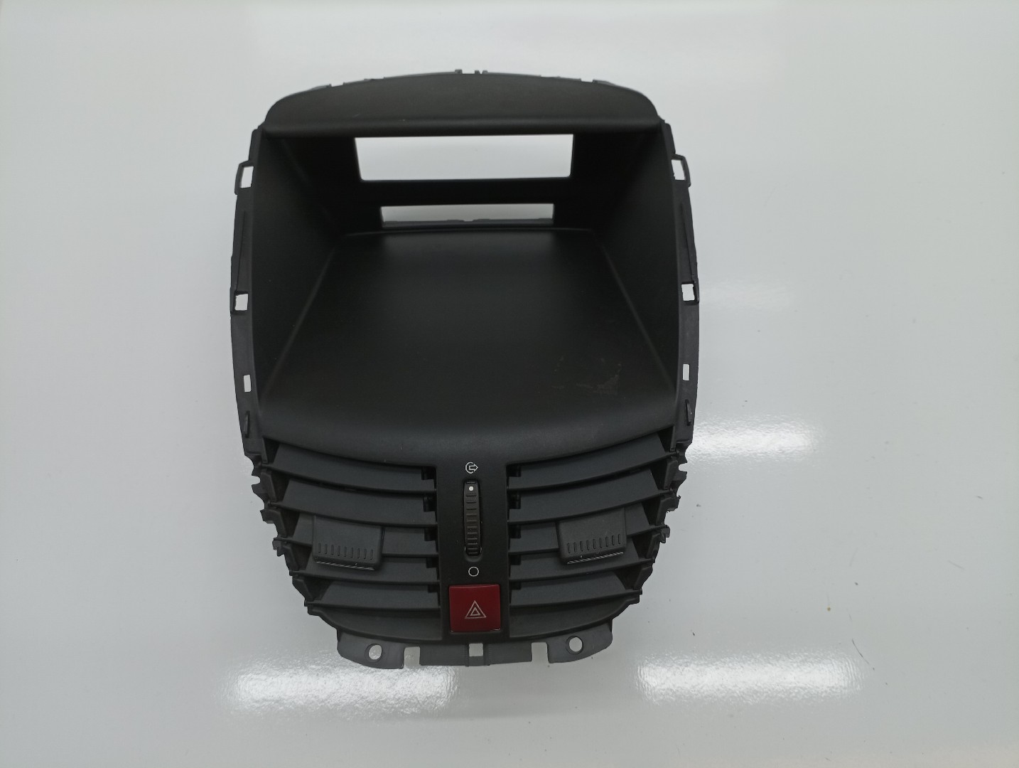 Difusor de ar PEUGEOT 207 (WA_, WC_) | 06 - 15