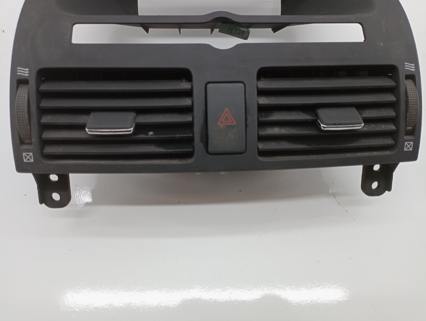 Difusor de ar TOYOTA AVENSIS (_T25_) | 03 - 08 Imagem-1