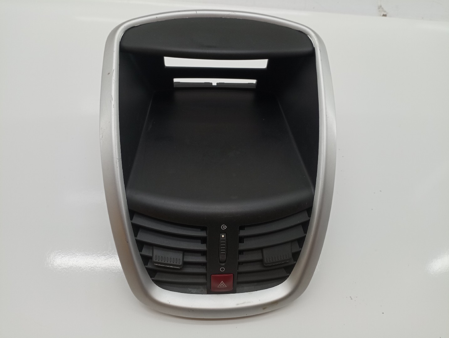 Difusor de ar central PEUGEOT 207 (WA_, WC_) | 06 - 15
