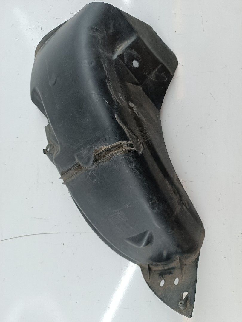 Cava de Roda Traseira Esquerda RENAULT CLIO II Caixa (SB0/1/2_) | 98 -  Imagem-1