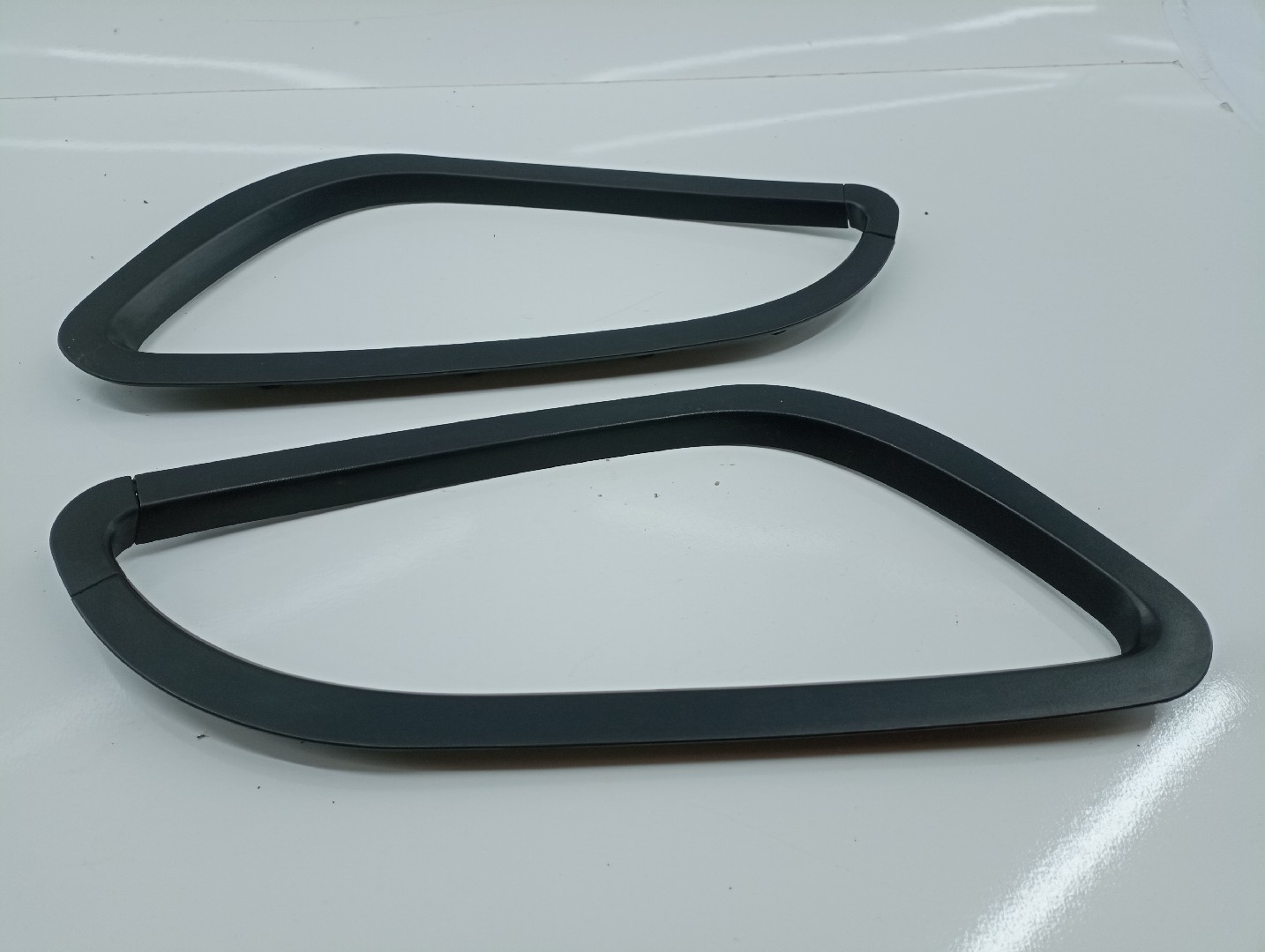 Moldura exterior traseira direita e esquerda SMART CITY-COUPE (450) | 98 - 04 Imagem-1