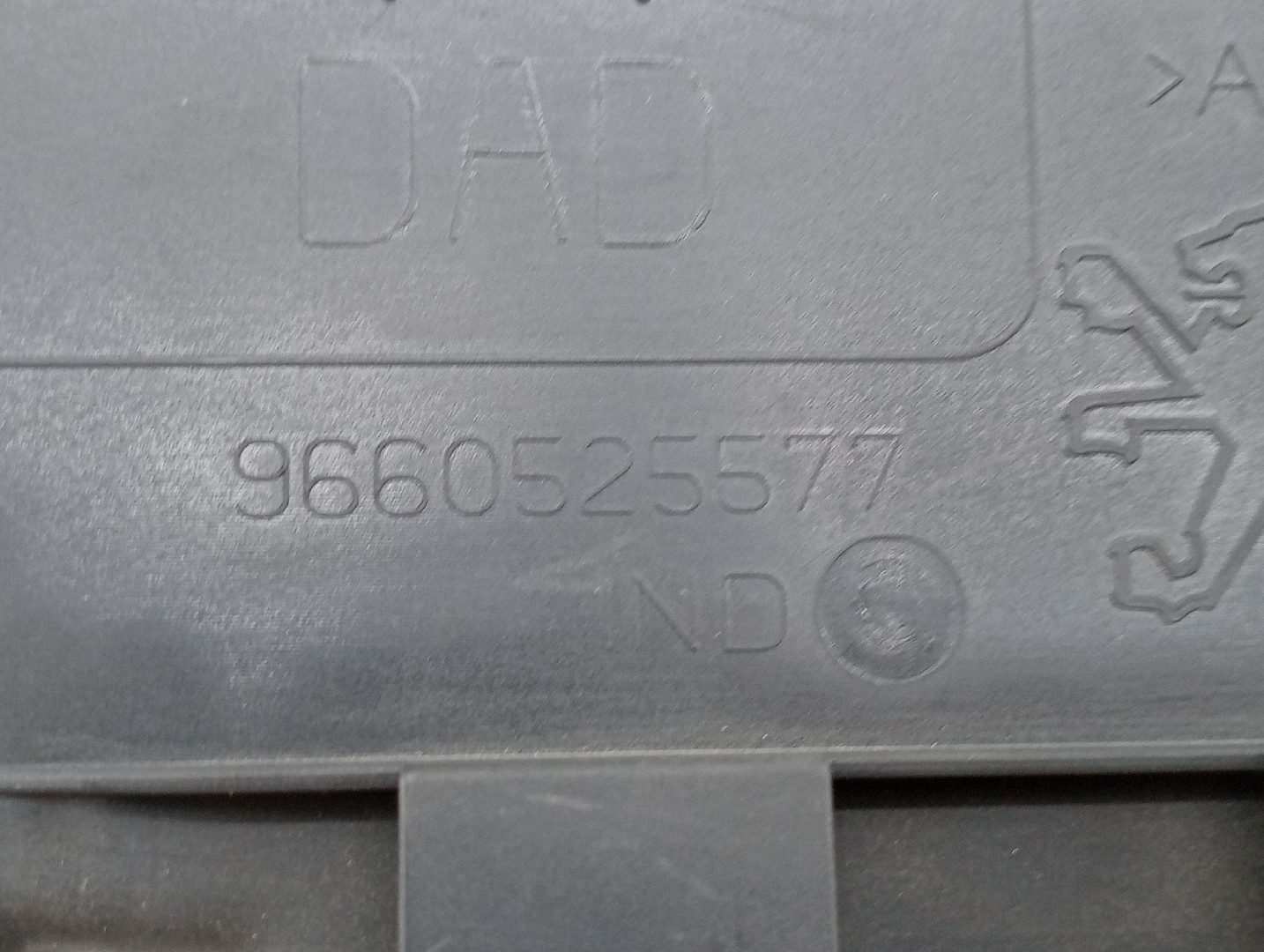 Moldura do display PEUGEOT 308 I (4A_, 4C_) | 07 - 16 Imagem-4