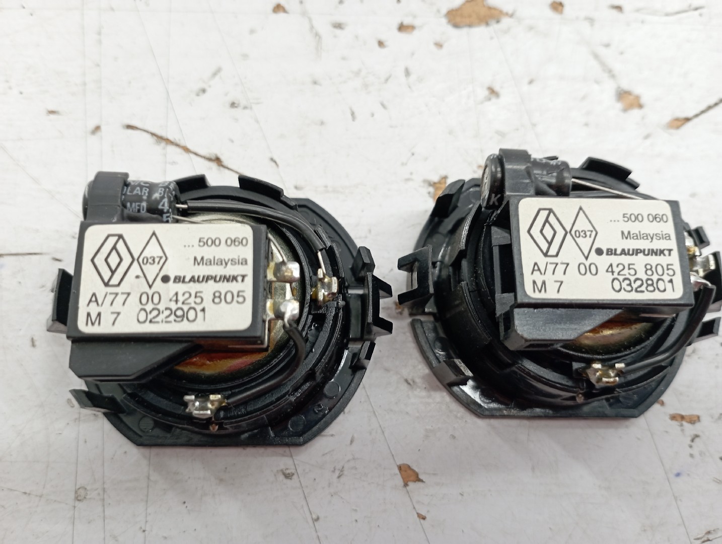 Tweeter da Porta RENAULT CLIO II Caixa (SB0/1/2_) | 98 -  Imagem-1