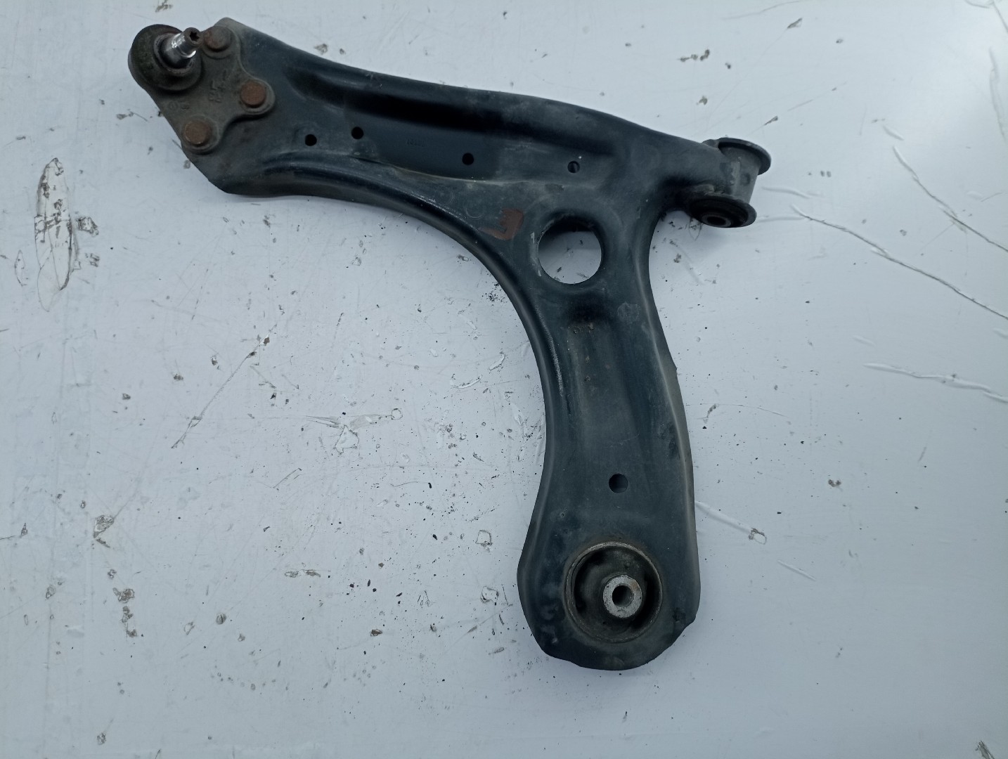 Braço de suspensão frente esquerdo VOLKSWAGEN POLO (6R1, 6C1) | 09 - 