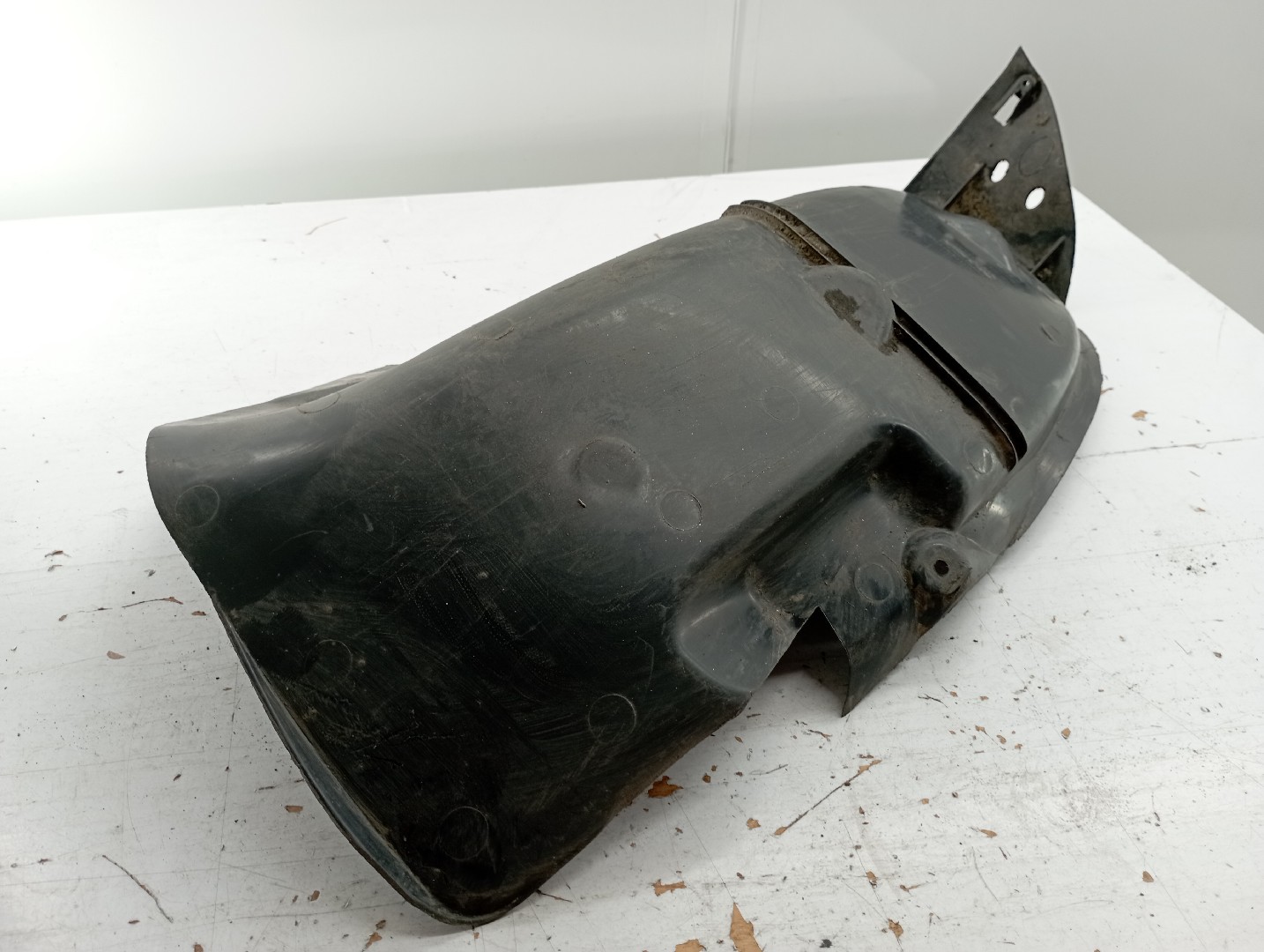 Cava de Roda Traseira Esquerda RENAULT CLIO II Caixa (SB0/1/2_) | 98 -  Imagem-3