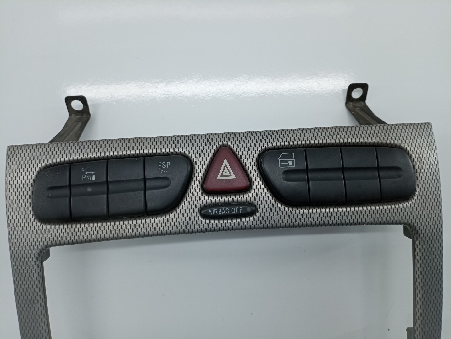Moldura de consola central MERCEDES-BENZ C-CLASS Coupe Sport (CL203) | 01 - 11 Imagem-1