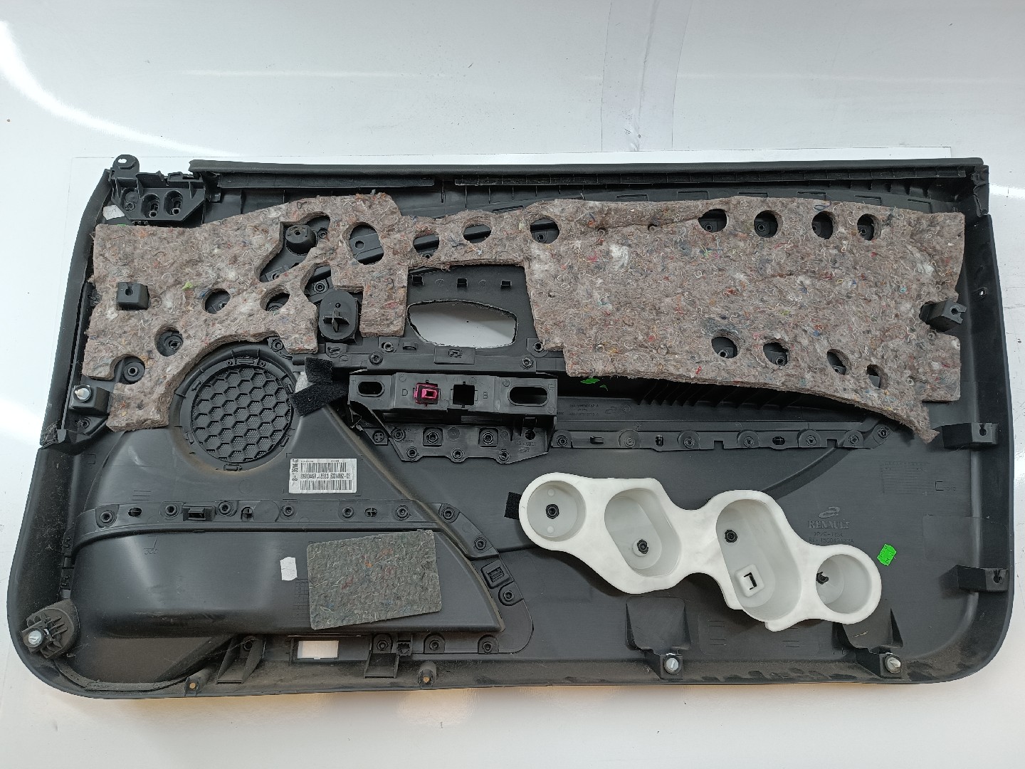 Quartela de porta frente esquerda RENAULT MEGANE III Coupé (DZ0/1_) | 08 - 