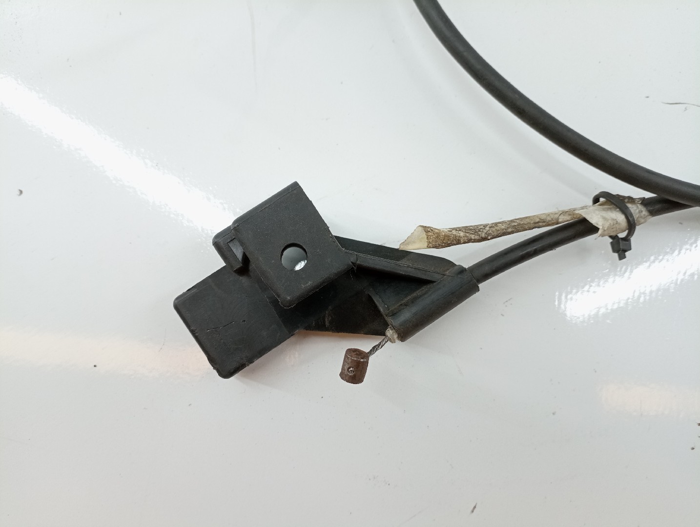 Puxador do Capot OPEL CORSA B (S93) | 93 - 02 Imagem-1