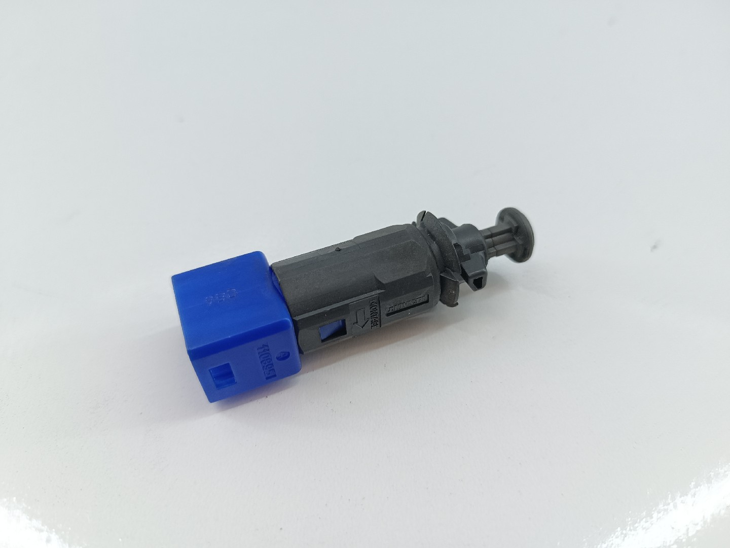 Sensor do pedal de embraiagem RENAULT LAGUNA II Grandtour (KG0/1_) | 01 - 07 Imagem-1