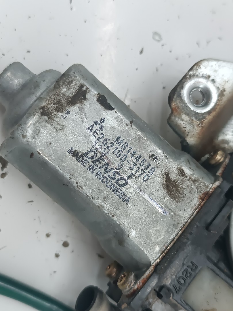 Motor e elevador de vidro trás direito MITSUBISHI L 200 (K7_T, K6_T) | 96 - 11 Imagem-2