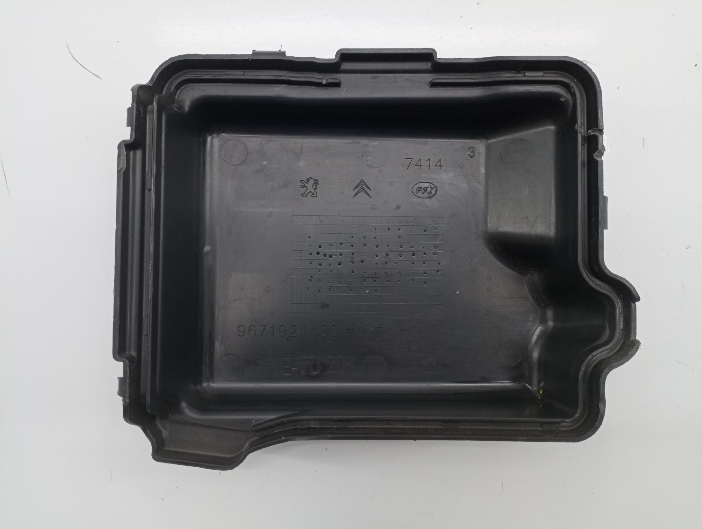 Tampa de caixa de fusiveis PEUGEOT 208 I (CA_, CC_) | 12 -  Imagem-2