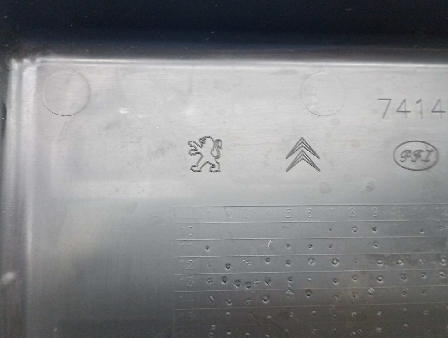 Tampa de caixa de fusiveis PEUGEOT 208 I (CA_, CC_) | 12 -  Imagem-4
