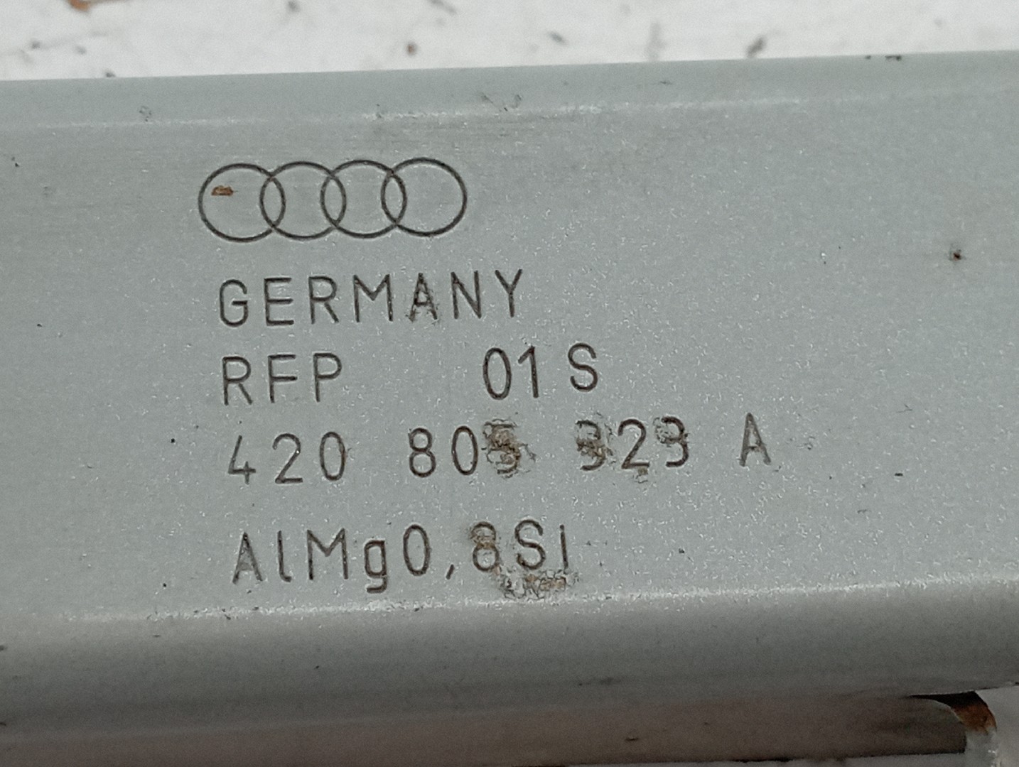 Suporte de montagem guarda lamas AUDI R8 (422, 423) | 07 - 15 Imagem-2