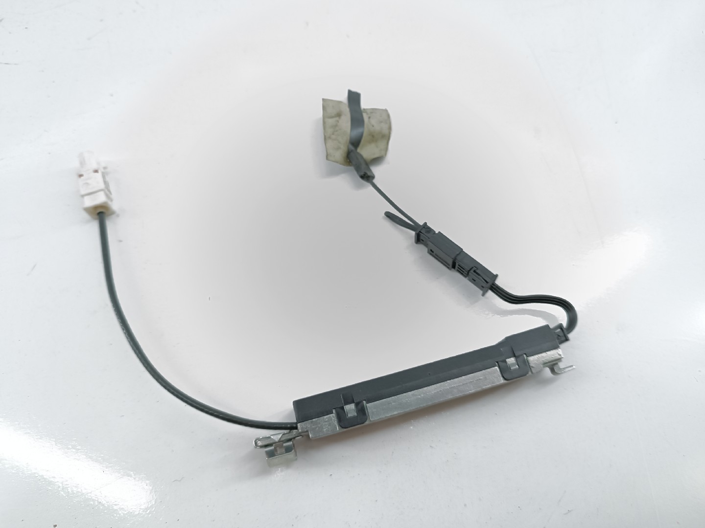 Amplificador de antena AUDI R8 (422, 423) | 07 - 15