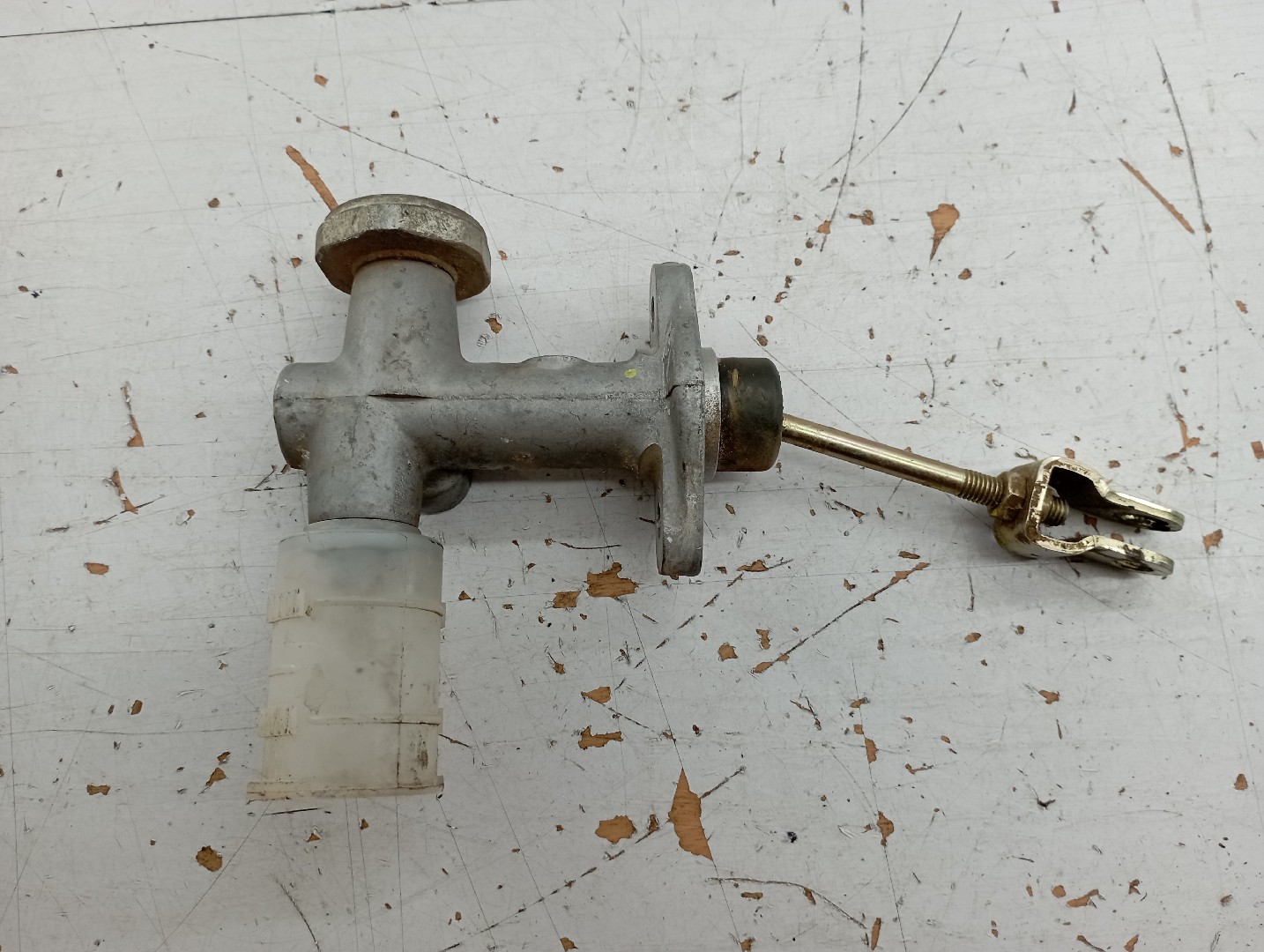 Cilindro mestre MITSUBISHI L 200 (K7_T, K6_T) | 96 - 11