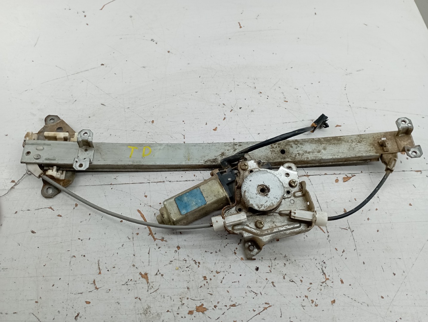 Motor e elevador de vidro trás direito NISSAN NAVARA (D21) | 85 - 08 Imagem-1