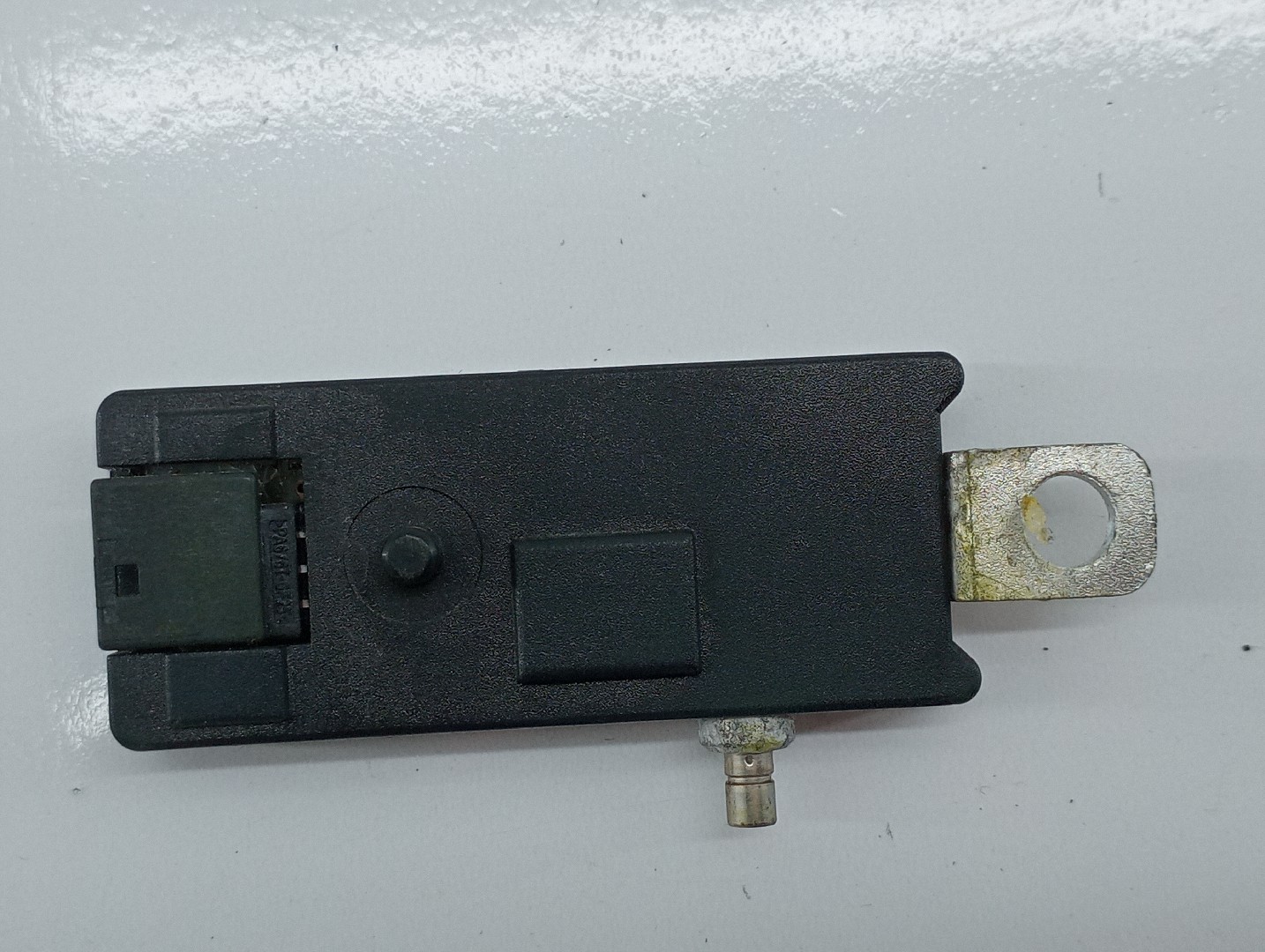 Amplificador de antena AUDI A8 (4D2, 4D8) | 94 - 05 Imagem-2