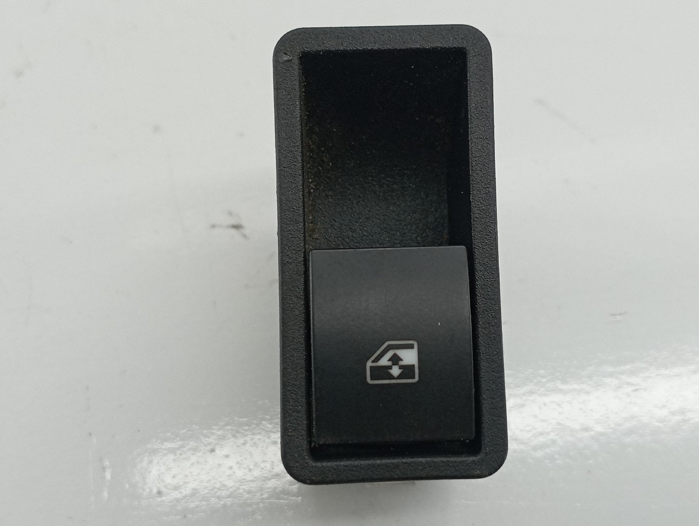 Comutador de vidro traseiro direito OPEL ZAFIRA / ZAFIRA FAMILY B (A05) | 05 - 19