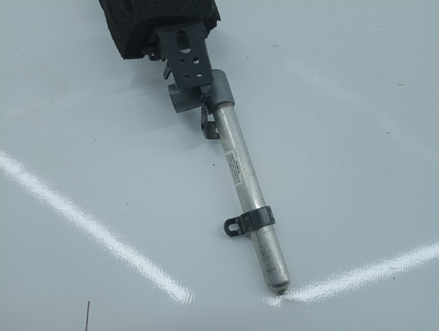 Pre Tensor do Cinto Direito VOLVO C30 (533) | 06 - 13 Imagem-1