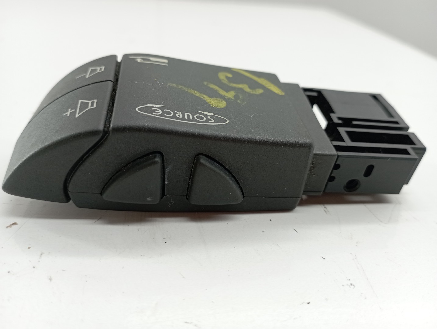 Comando de rádio RENAULT LAGUNA II (BG0/1_) | 01 - 07 Imagem-1