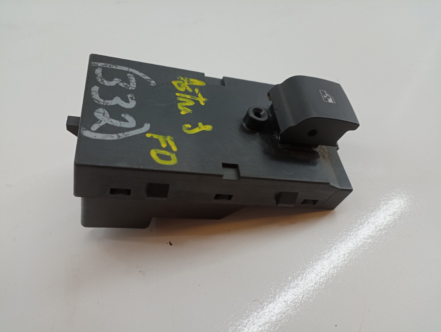 Interruptor Vidro Porta Frente Direito Passageiro OPEL ASTRA J (P10) | 09 - 15 Imagem-2