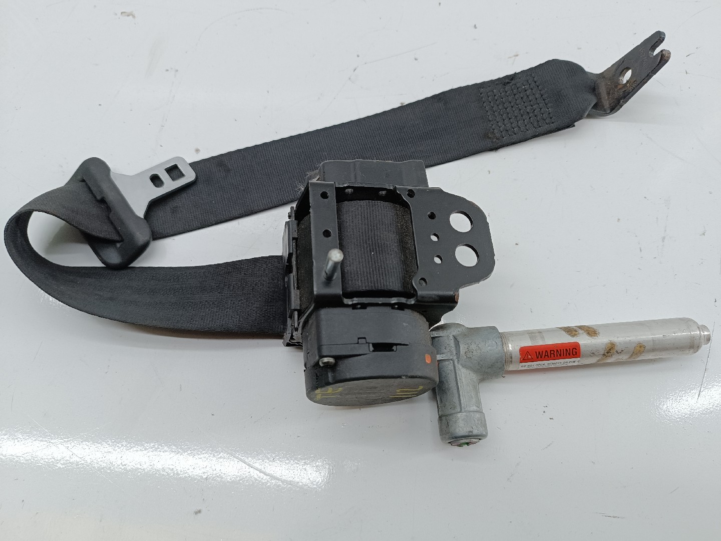 Pré Tensor Traseiro Esquerdo VOLVO C30 (533) | 06 - 13