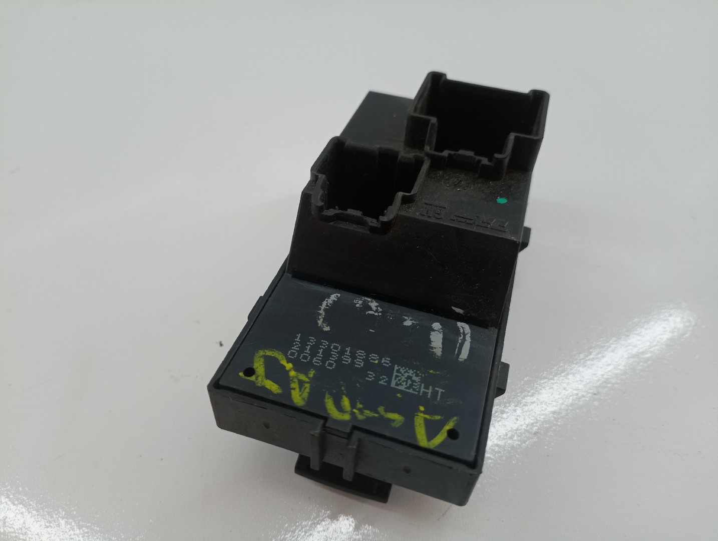 Comutador de vidro frente direito OPEL ASTRA J (P10) | 09 - 15 Imagem-3