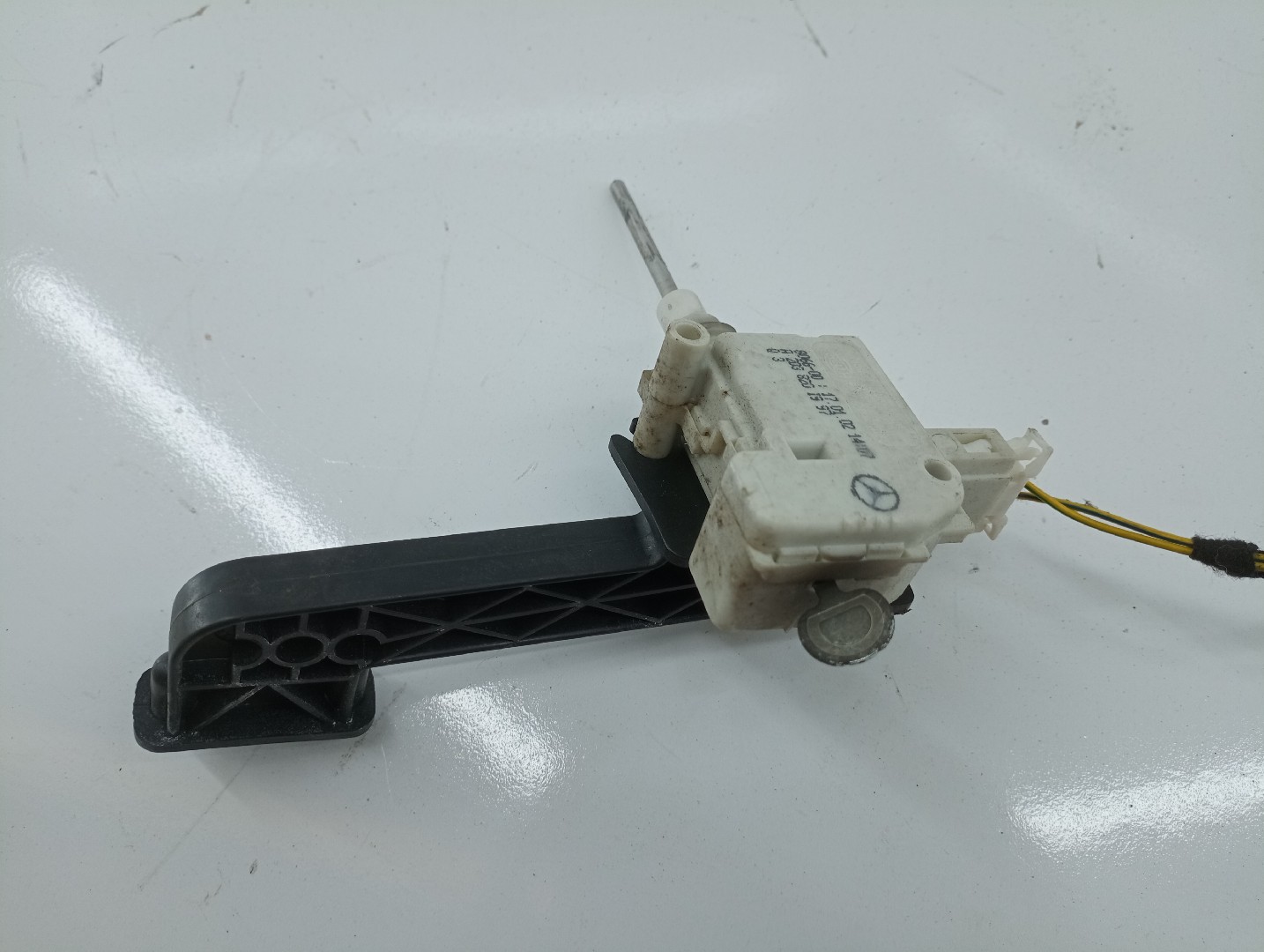 Fecho de deposito de combustível MERCEDES-BENZ C-CLASS T-Model (S203) | 01 - 07 Imagem-7