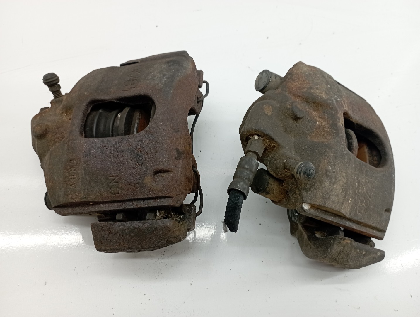 Conjunto (2) Pinças Travão FORD FIESTA III (GFJ) | 89 - 97 Imagem-3