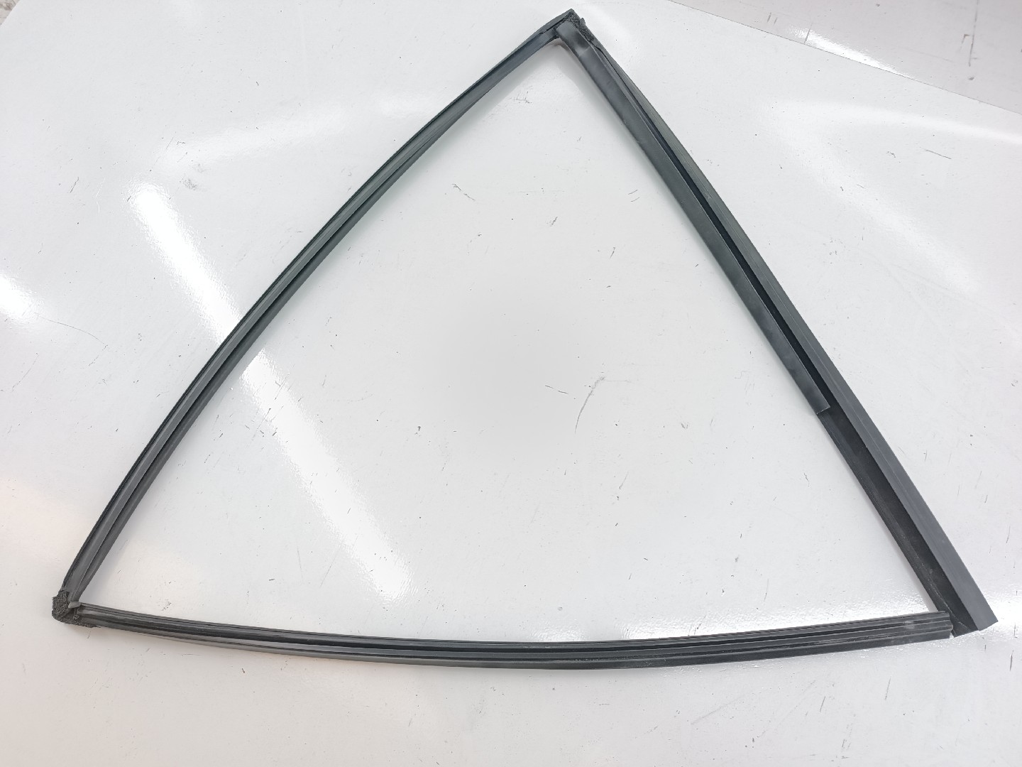 Borracha Da Porta Traseira Esquerda MAZDA 6 Hatchback (GG) | 02 - 08 Imagem-1