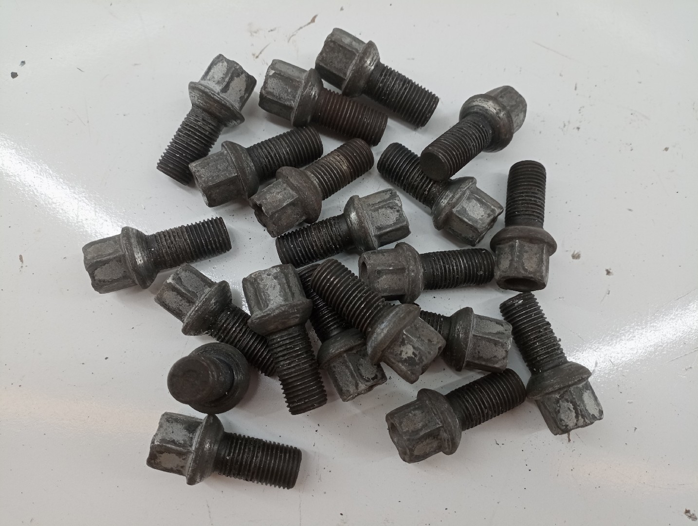 Pernos VOLKSWAGEN GOLF IV (1J1) | 97 - 07