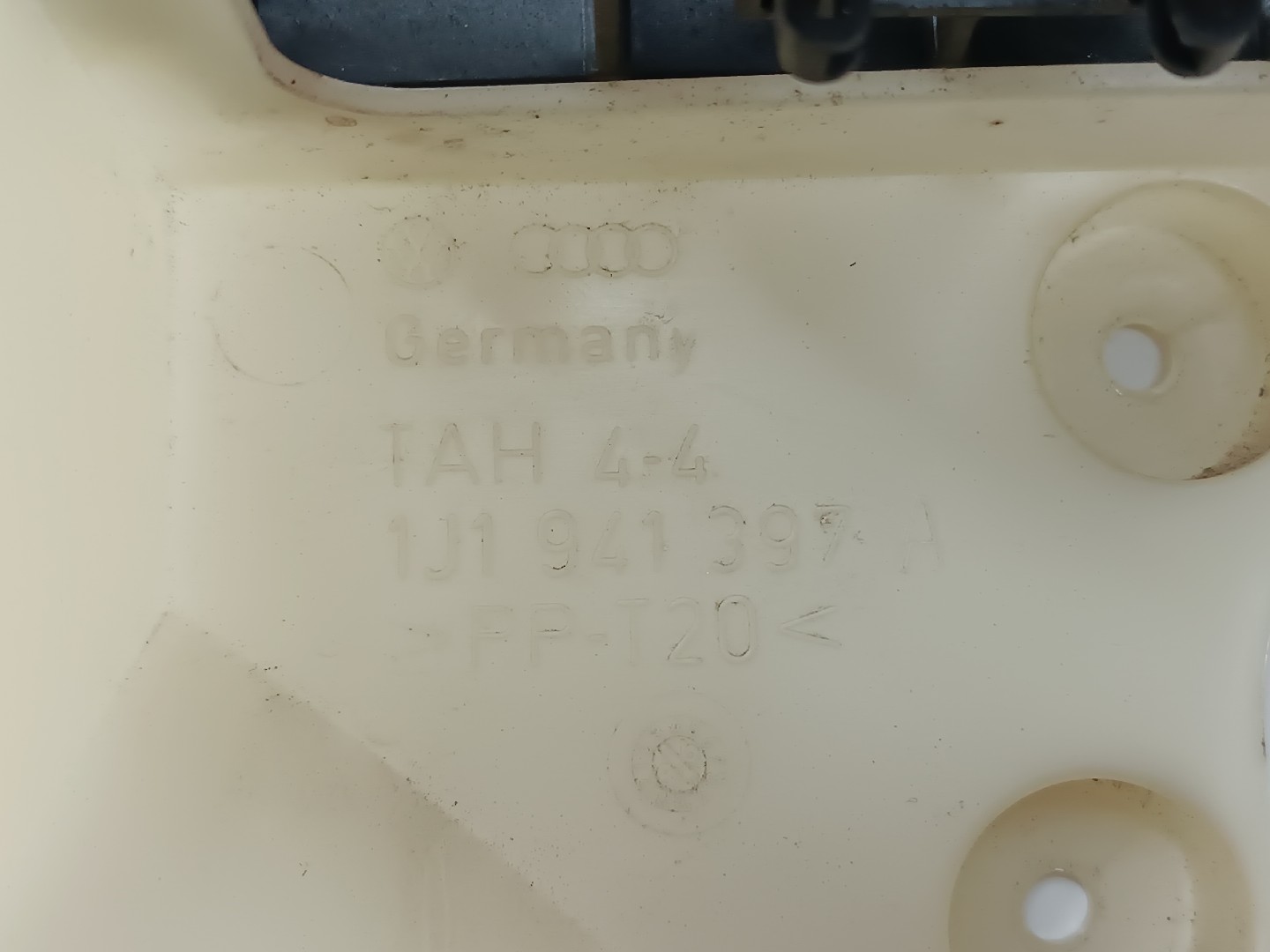 Placa de suporte de fusíveis VOLKSWAGEN GOLF IV (1J1) | 97 - 07 Imagem-2